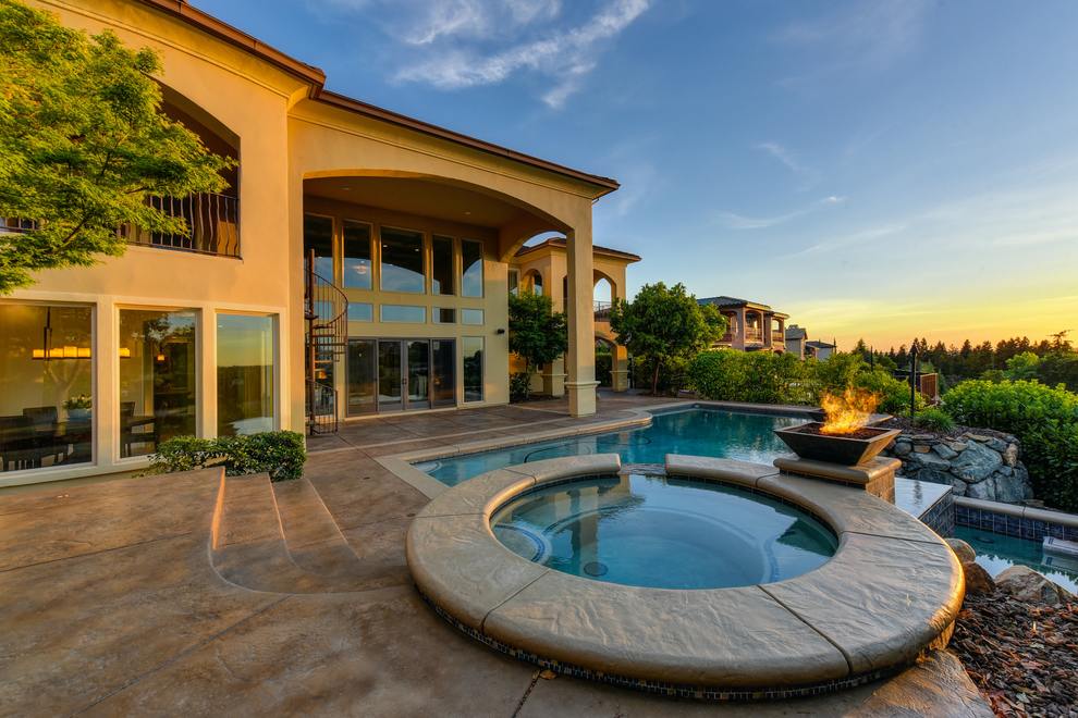 mansion pool